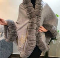 شال بالاسم بألوان مختلفه