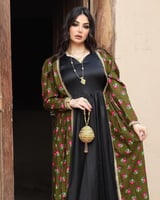 فستان نسائي