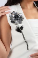 طقم أناقة معاصرة بلمسة راقية