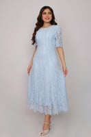 فستان دانتيل ناعم بتصميم أنثوي راقٍ ولمسة فخامة من...