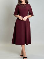 فستان نوفا مو مجرد قطعة أنيقة… هو لحظة هدوء وسط ال...