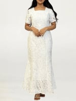 فستان بتفاصيل قماش مموّجة