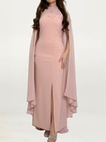 فستان الوردي الناعم بكاب انسيابي