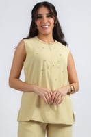 طقم أنيق بتفاصيل ناعمة