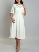 فستان نوفا مو مجرد قطعة أنيقة… هو لحظة هدوء وسط ال...