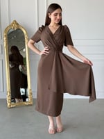 فستان مصمم بقصة ملفوفة