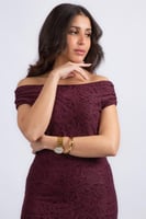 فستان دانتيل أوف شولدر – ذيل ناعم