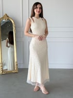 فستان سهره ناعم مزين باللؤلؤ