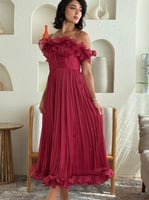 فستان بتصميم انيق ومميز