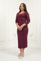 سحر الزهرة العنابية الفاخرة