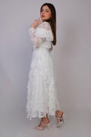 فستان رُقيّ الكشكش – دانتيل ناعم