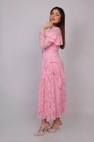 فستان رُقيّ الكشكش – دانتيل ناعم