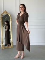 فستان مصمم بقصة ملفوفة