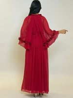 فستان شيفون خفيف وانسيابي