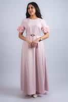 فستان نعومة الورد الأنيق