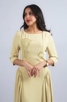 فستان لمسة أناقة ناعمة