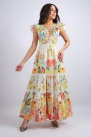 فستان أنثوي بتصميم ناعم وحيوية لافتة