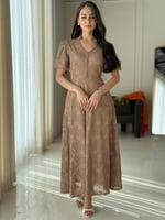 فستان دانتيل مورد بياقه V