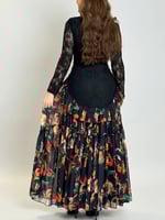 فستان زهور المساء – مزيج الدانتيل والشيفون