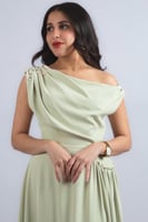 فستان ناعم بتصميم أنثوي راقٍ