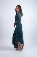 فستان سحر الدانتيل المتدرّج