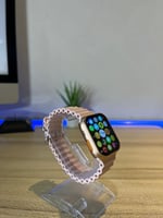 ساعة الترا ميني بشاحن لاسلكي مقاس 38 اللون وردي