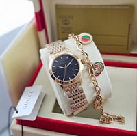 ساعة غوتشي نسائي +سواره مع كامل الملحقات