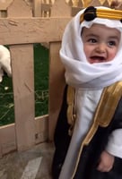 طقم يوم التأسيس ولادي - 4 قطع (بشت، شماغ، طاقية، ع...