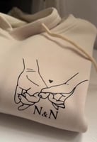 هودي انيق بالعبارة حسب طلبك