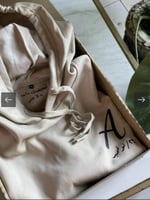 هودي الحرف بتاريخ مخصص