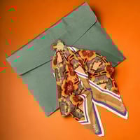 حقيبة انت عمري