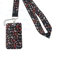 حامل بطاقة بتصميم عصري