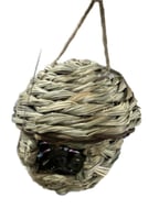 عش طيور الزينة خوص