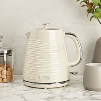 غلاية ماء كهربائية