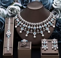 عقد كامل عدة الوان