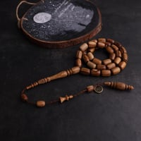 سبحة خشب العود