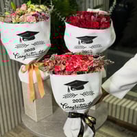 باقة بيبي روز التخرج (8 أغصان) 2025