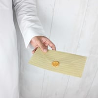 ظرف مخطط اهداء مع ختم