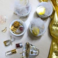 توزيعات رمضان فنجان مع زعفران ومسك وتمر محشي