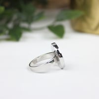 خاتم رجالي بالنقش حسب الطلب (بني)