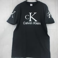 تيشيرت كالفن كلاين - CALVIN KLEIN