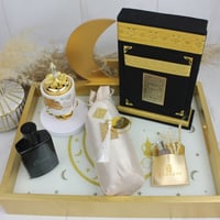 صينية رمضان مضيئة مع توزيعات رمضان