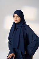 نقاب مع طرحة كحلي