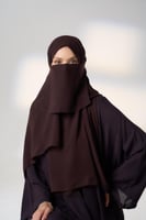 لثام مع طرحة بني