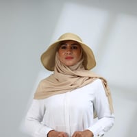 طقم نصف قبعة مع طرحة صيفية