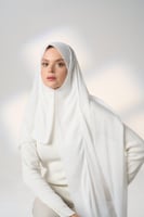 طرحة جاهزة مع مطاط قصير من اليمين