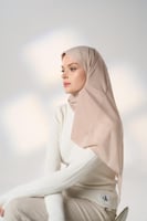 طرحة جاهزة مع مطاط - قصير جهة اليمين