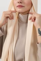 حجاب شيفون بمغناطيس وقبعة بالوسط