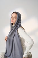 طرحة شيفون ربع مبطن من الأمام رمادي