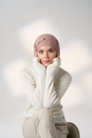 طقم طرحة مفتوحة مثلث مع قبعة